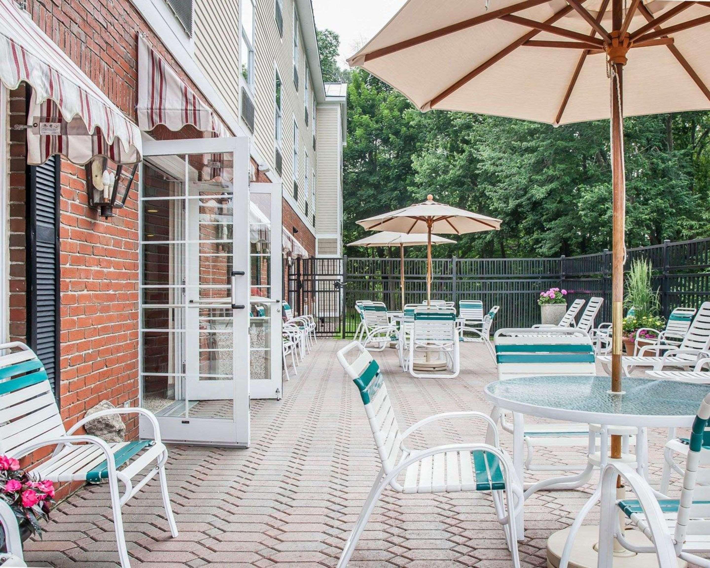 Comfort Inn & Suites Sturbridge-Brimfield Exterior foto